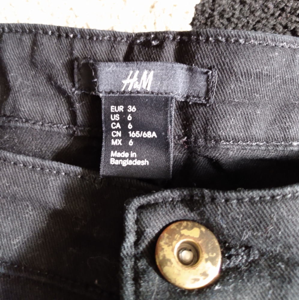 Shorts - Picture 2 of 2